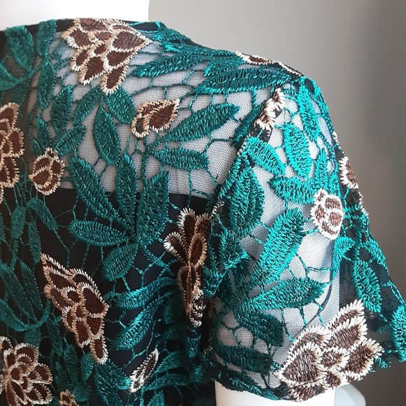 Embroidered Floral Dress by  Shiran Fushi - Picture 7 of 11